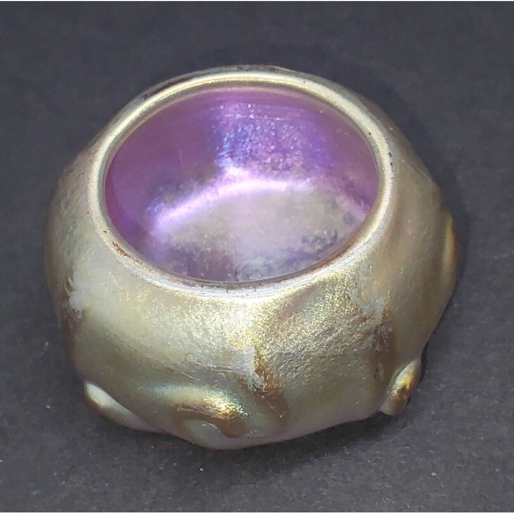 Antique Louis Comfort Tiffany Art Glass Salt Cellar with Pigtail Decoration‎